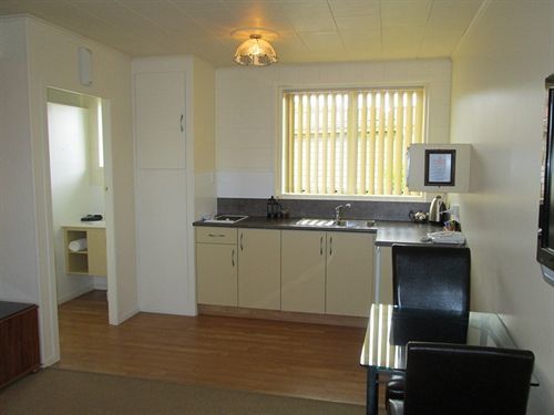 Shortland Court Motel Темс Экстерьер фото