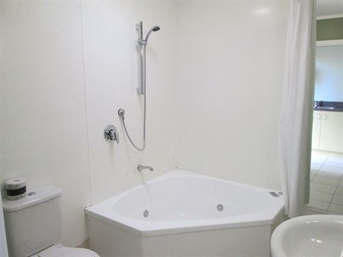 Shortland Court Motel Темс Экстерьер фото